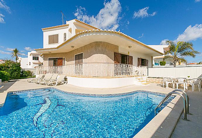 ,Beautiful villa with private pool . - Brisa Do Mar . (Галерея фотографий) }}