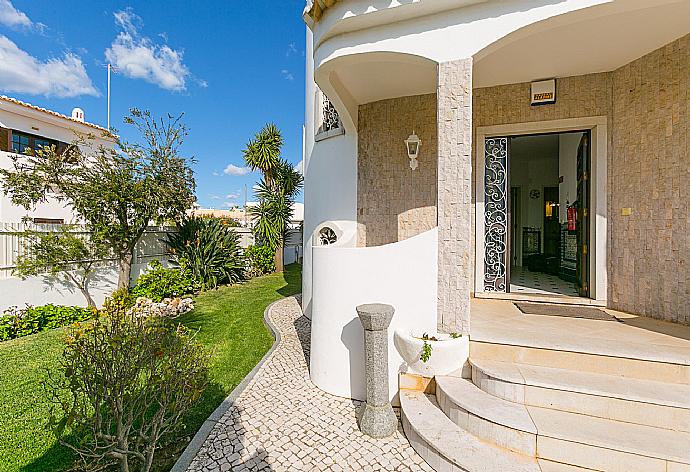 Entrance of the villa . - Brisa Do Mar . (Photo Gallery) }}