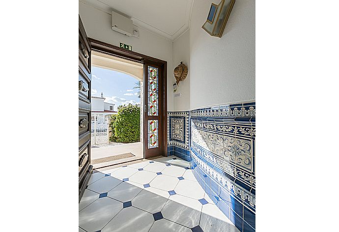 Front hallway . - Brisa Do Mar . (Photo Gallery) }}