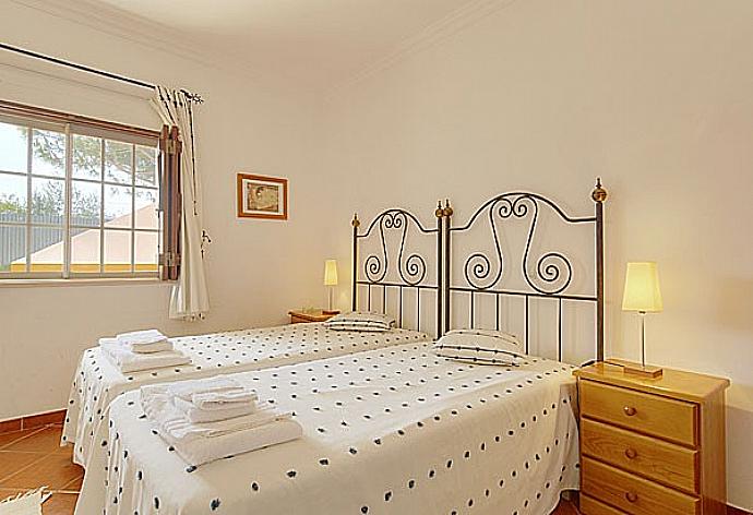 Twin bedroom . - Monte Branco . (Galleria fotografica) }}