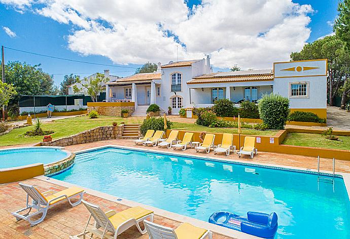 ,Beautiful villa with private pool, terrace, and garden . - Monte Branco . (Photo Gallery) }}