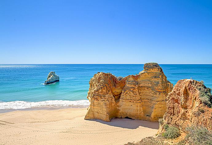 Beach within walking distance . - Villa Coelho . (Galleria fotografica) }}