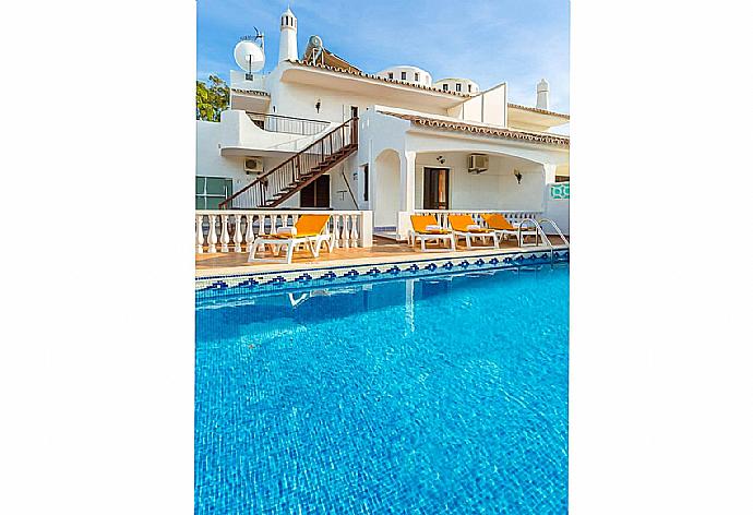 Private pool with terrace . - Villa Coelho . (Galleria fotografica) }}