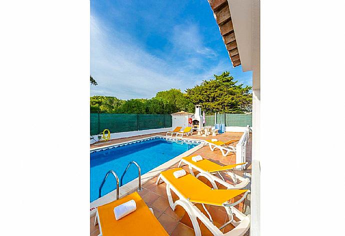 Private pool with terrace . - Villa Coelho . (Fotogalerie) }}