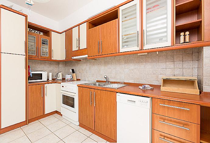 Equipped kitchen . - Anna Apartment . (Fotogalerie) }}