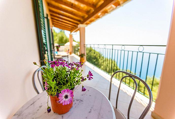 Balcony on ground floor with panoramic views . - Villa Armandos . (Fotogalerie) }}