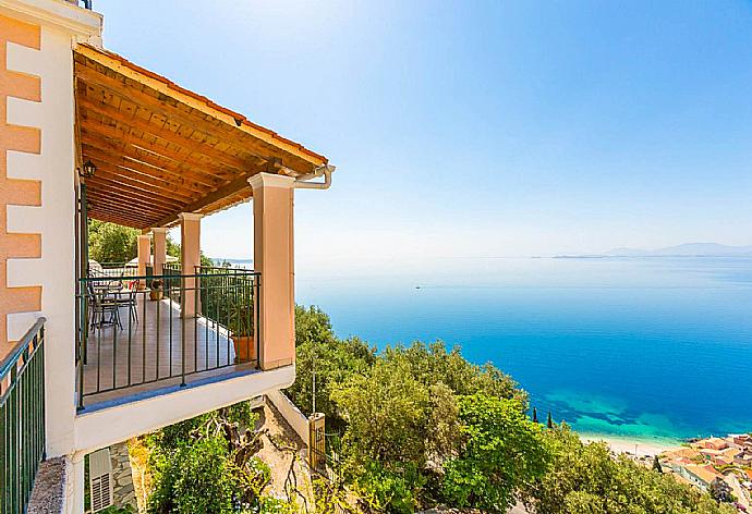 Balcony on ground floor with panoramic views . - Villa Armandos . (Fotogalerie) }}