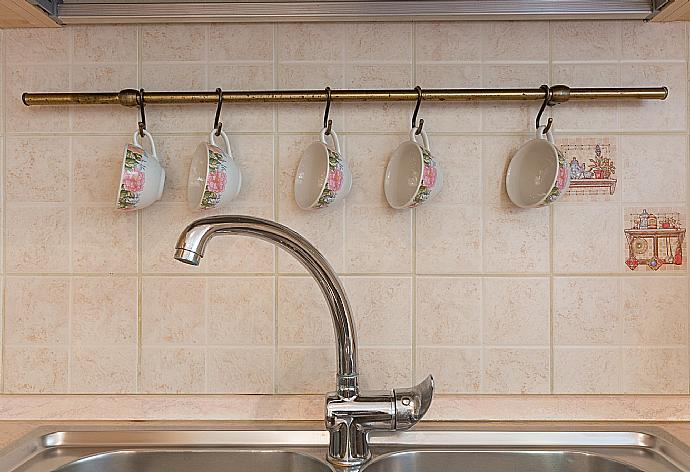 Kitchen washing basin  . - Villa Aris . (Fotogalerie) }}