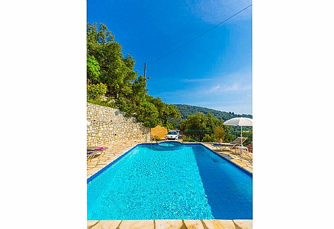 Private pool and terrace with panoramic sea views . - Villa Aris . (Fotogalerie) }}