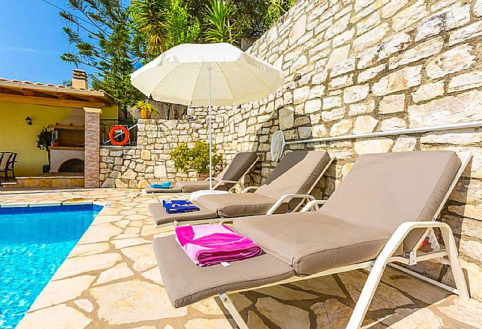 Private pool and terrace with panoramic sea views . - Villa Aris . (Photo Gallery) }}