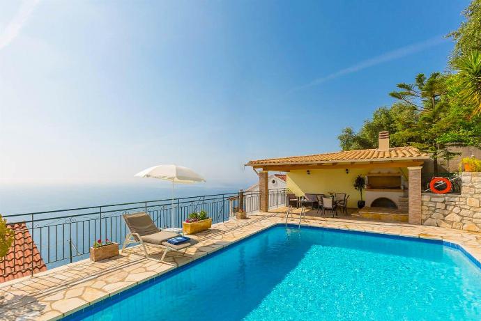  . - Villa Aris . (Photo Gallery) }}