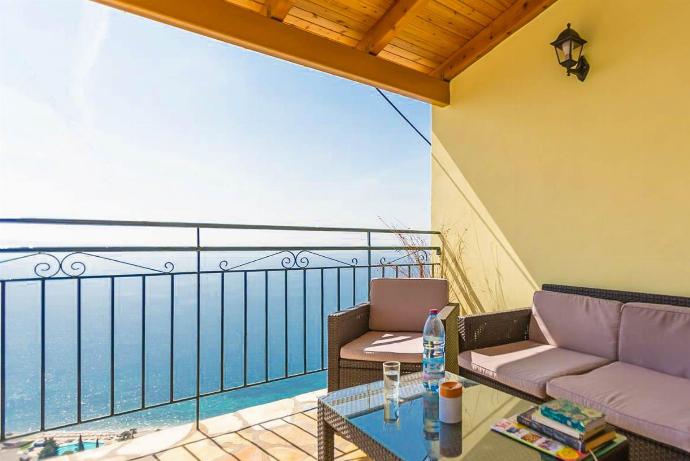  . - Villa Aris . (Photo Gallery) }}