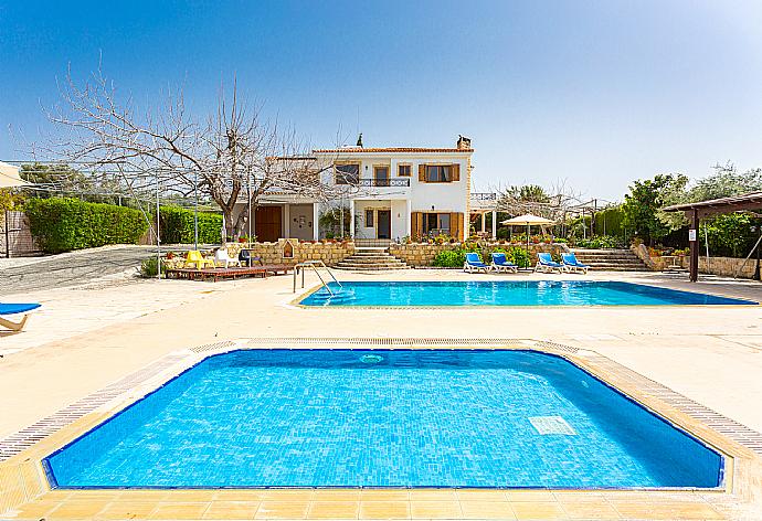 Beautiful villa with private pool, terrace, and garden with sea views . - Villa Xenios Dias . (Galería de imágenes) }}