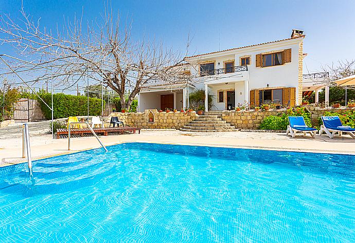 Beautiful villa with private pool, terrace, and garden with sea views . - Villa Xenios Dias . (Galería de imágenes) }}