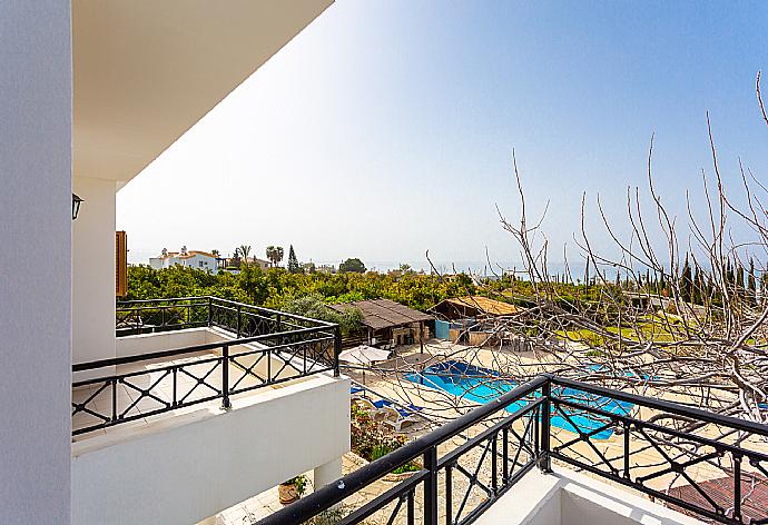 Balcony with sea views . - Villa Xenios Dias . (Photo Gallery) }}