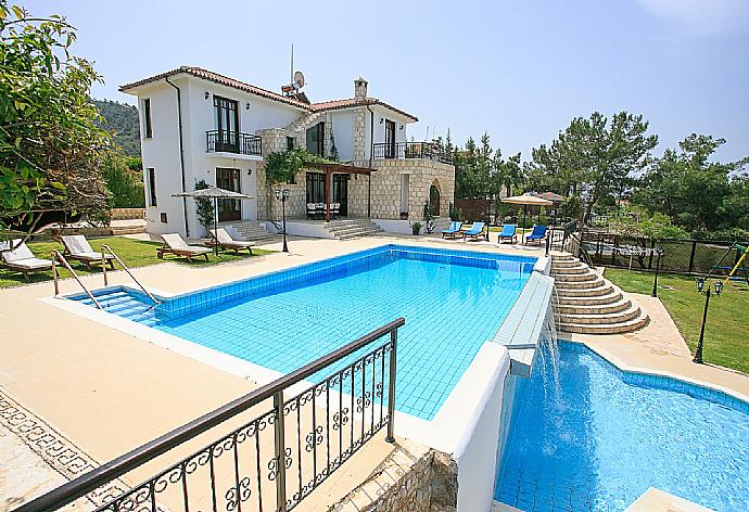 Beautiful Villa with Private Pool, Terrace and Garden . - Villa Ariadne . (Photo Gallery) }}
