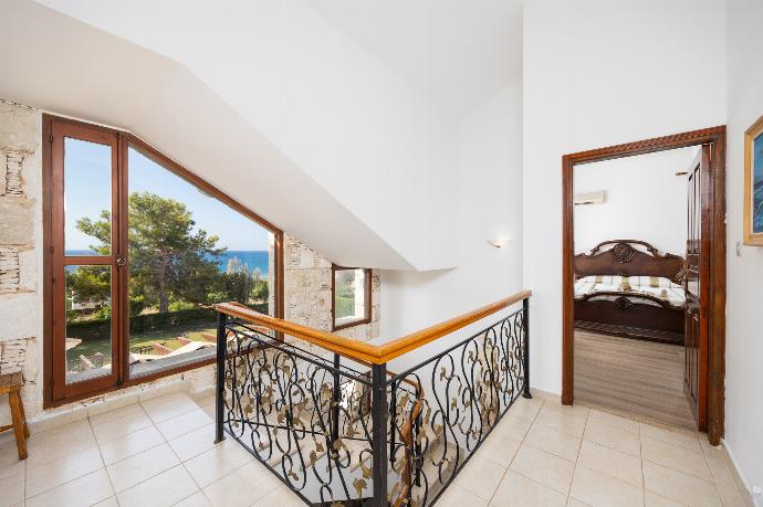 First floor . - Villa Ariadne . (Photo Gallery) }}