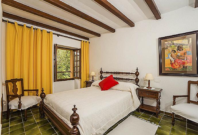 Double bedroom with A/C . - Villa Ciutada . (Galería de imágenes) }}