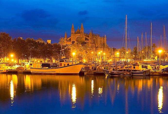 Town Hall, Puerto De Ciutadella  . - Villa Ciutada . (Fotogalerie) }}