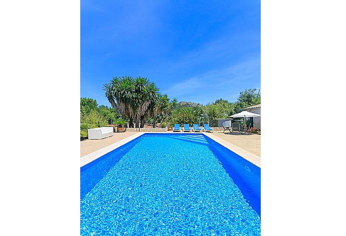 Private pool with terrace and garden area . - Villa Alcux . (Galería de imágenes) }}
