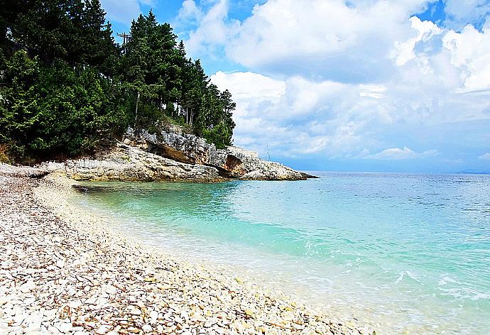 Local beach . - Villa Windmill . (Galerie de photos) }}