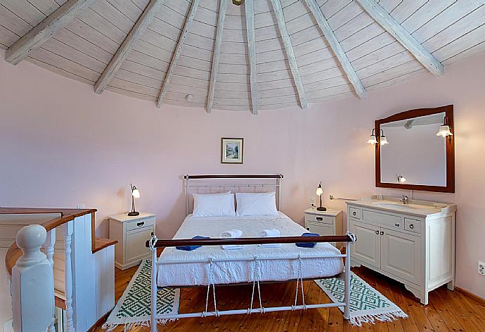 Bedroom . - Villa Windmill . (Galerie de photos) }}