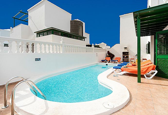 Private pool with terrace . - Villa Isla De Lobos . (Photo Gallery) }}