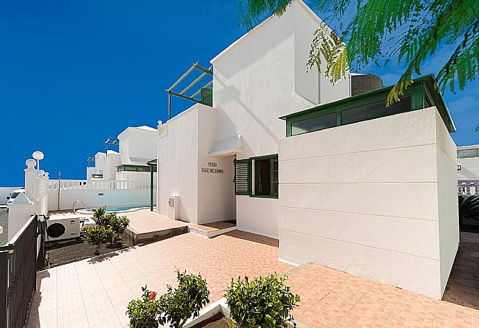 Villa entrance . - Villa Isla De Lobos . (Photo Gallery) }}