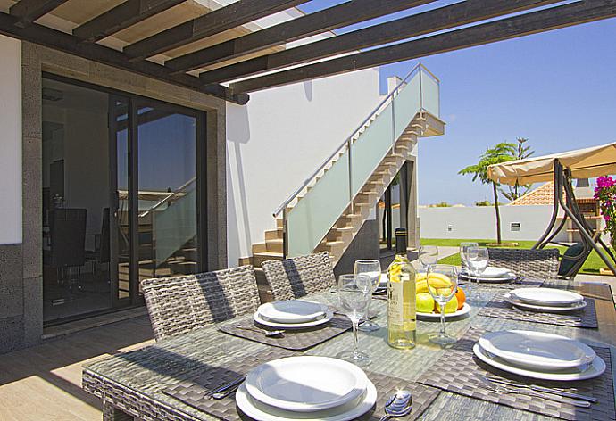 Terrace area . - Villa Dream Tres . (Galería de imágenes) }}