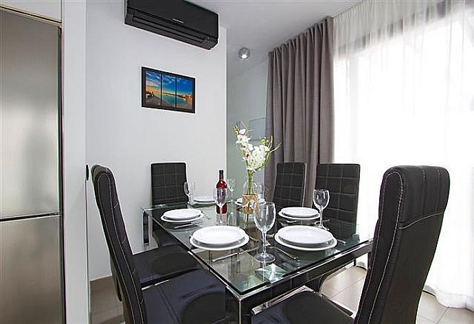 Dining area . - Villa Dream Tres . (Galería de imágenes) }}