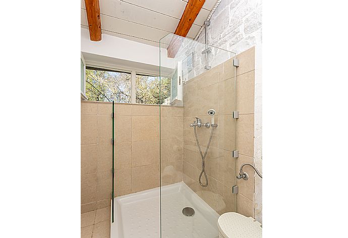 Family bathroom with shower . - Miller's Cottage . (Galería de imágenes) }}