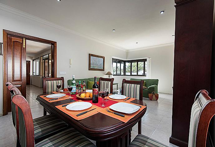 Living and dining area . - Villa Tuco . (Photo Gallery) }}
