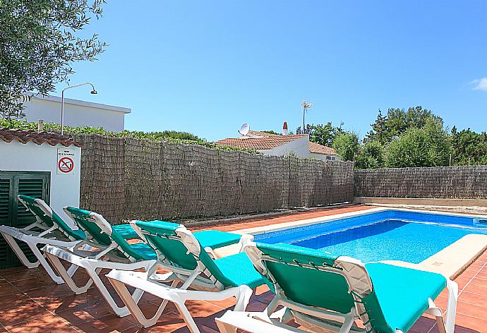 Private pool and terrace . - Villa Toymi . (Fotogalerie) }}