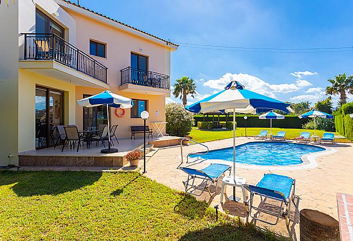 Beautiful villa with private pool, terrace, and garden . - Villa Halima Georgios . (Galería de imágenes) }}