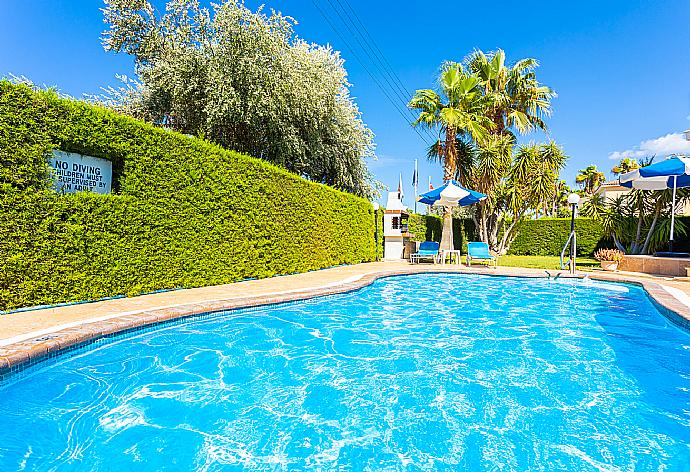 Private pool, terrace, and garden . - Villa Halima Georgios . (Галерея фотографий) }}