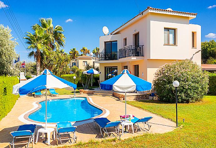 Beautiful villa with private pool, terrace, and garden . - Villa Halima Georgios . (Galería de imágenes) }}