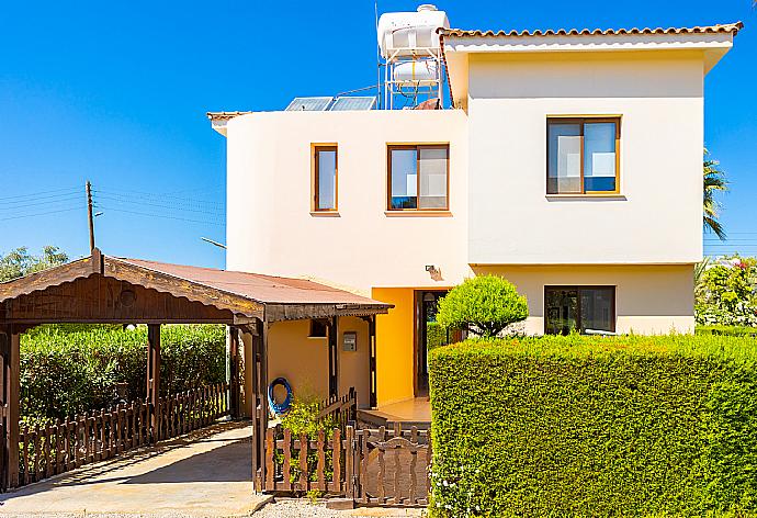 Private parking area . - Villa Halima Georgios . (Fotogalerie) }}