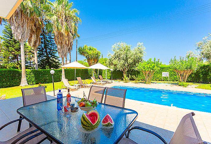 Terrace area . - Villa Halima Stefanos . (Galería de imágenes) }}