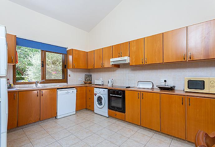 Equipped kitchen . - Villa Halima Stefanos . (Fotogalerie) }}