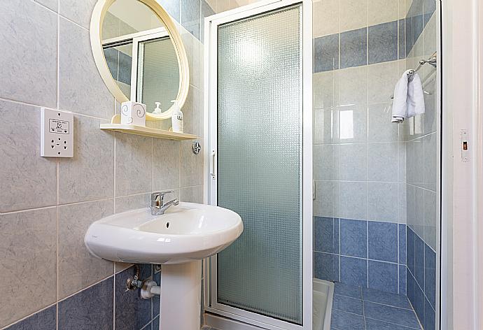 En suite bathroom with shower . - Villa Halima Stefanos . (Photo Gallery) }}