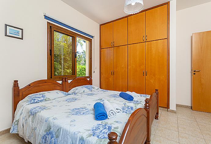 Twin bedroom with A/C and terrace access . - Villa Halima Stefanos . (Photo Gallery) }}