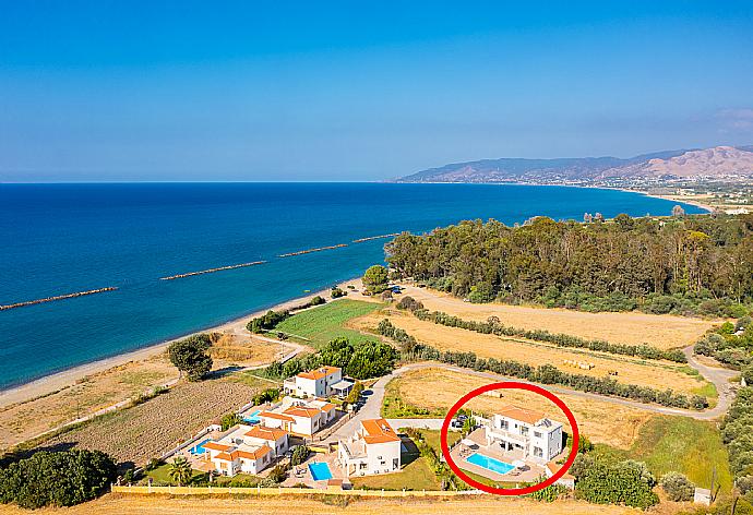 Aerial view showing location of Villa Achilleas Chrystalla . - Villa Achilleas Chrystalla . (Galerie de photos) }}