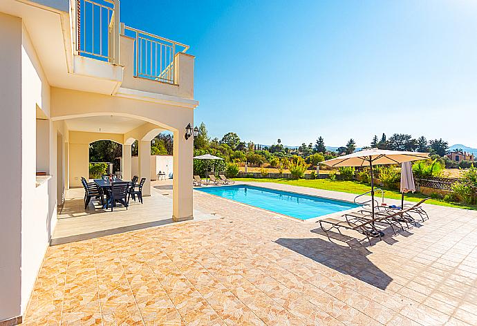 Beautiful villa with private pool, terrace, and garden . - Villa Achilleas Chrystalla . (Galería de imágenes) }}