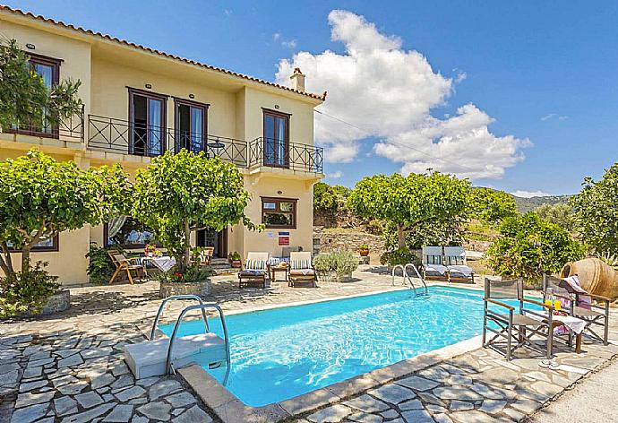 ,Beautiful villa with private pool and terrace . - Villa Raches . (Galería de imágenes) }}