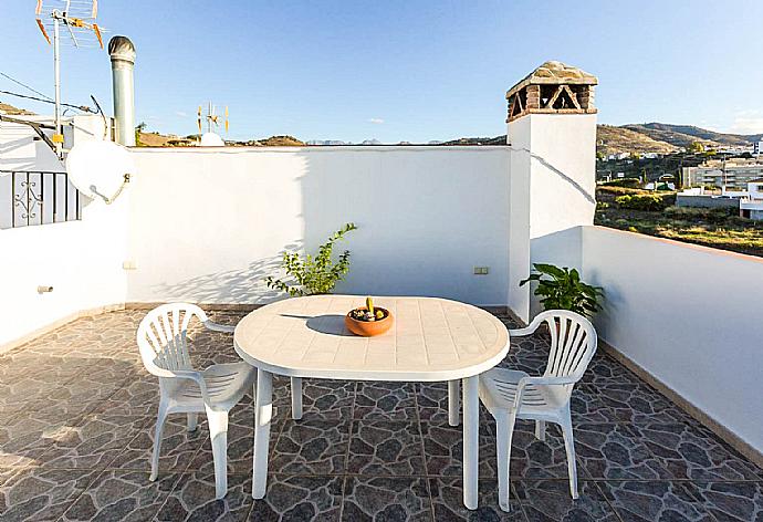Outdoor dining area . - Villa Naiara . (Photo Gallery) }}