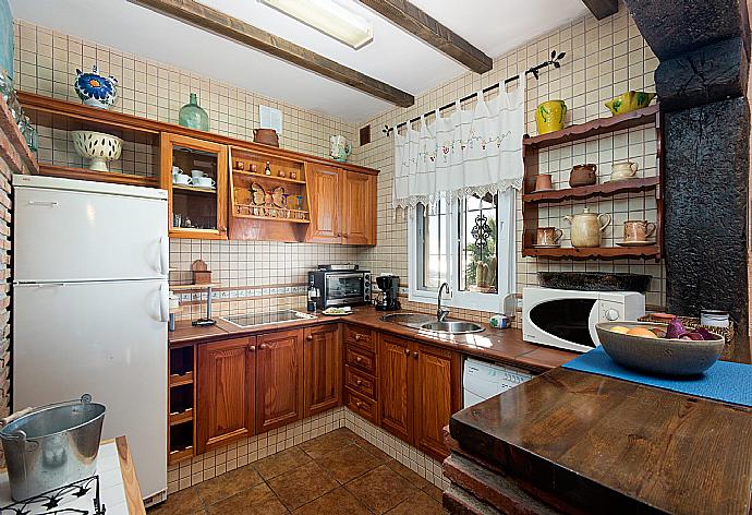 Equipped kitchen . - Villa Elvira . (Fotogalerie) }}
