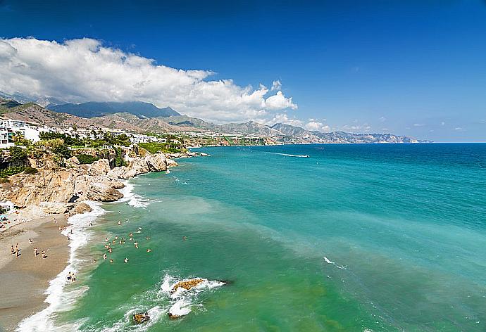 Playa Nerja . - Villa Elvira . (Galería de imágenes) }}