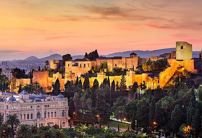 Alcazaba, Malaga . - Villa Elvira . (Галерея фотографий) }}