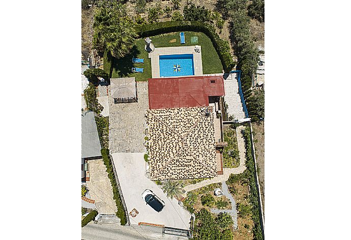 Aerial view of the villa  . - Villa Elvira . (Fotogalerie) }}