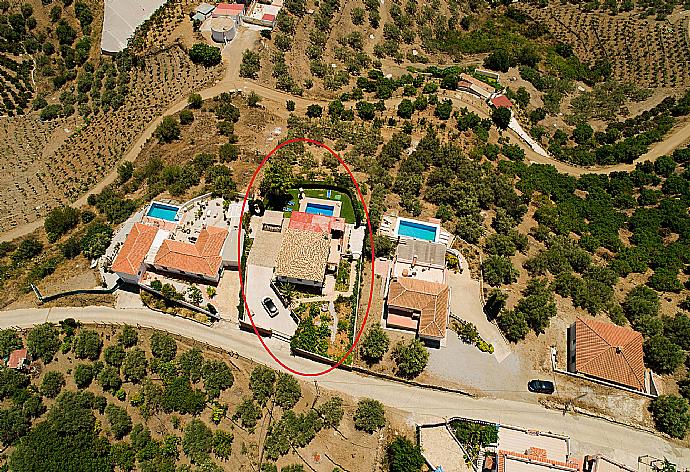 Aerial view of the villa  . - Villa Elvira . (Fotogalerie) }}